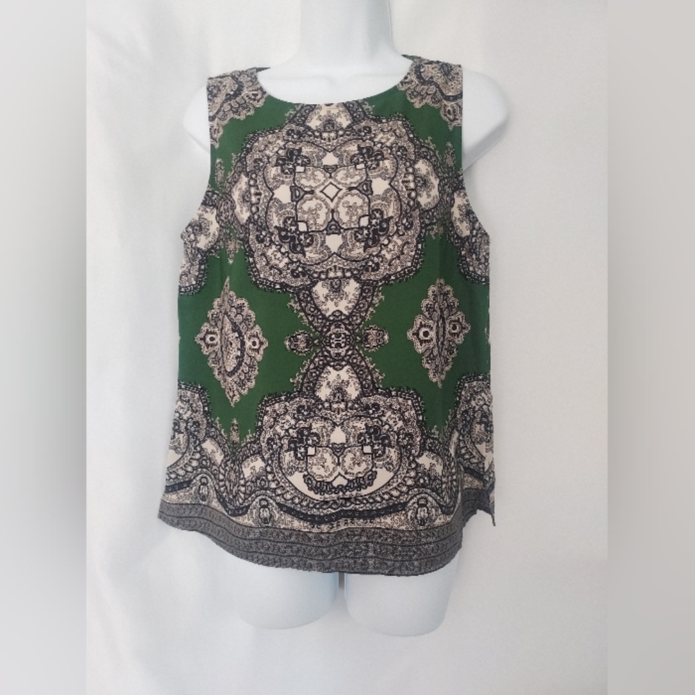 Renee C. Green Gray Print sleeveless Classic Top. Size M